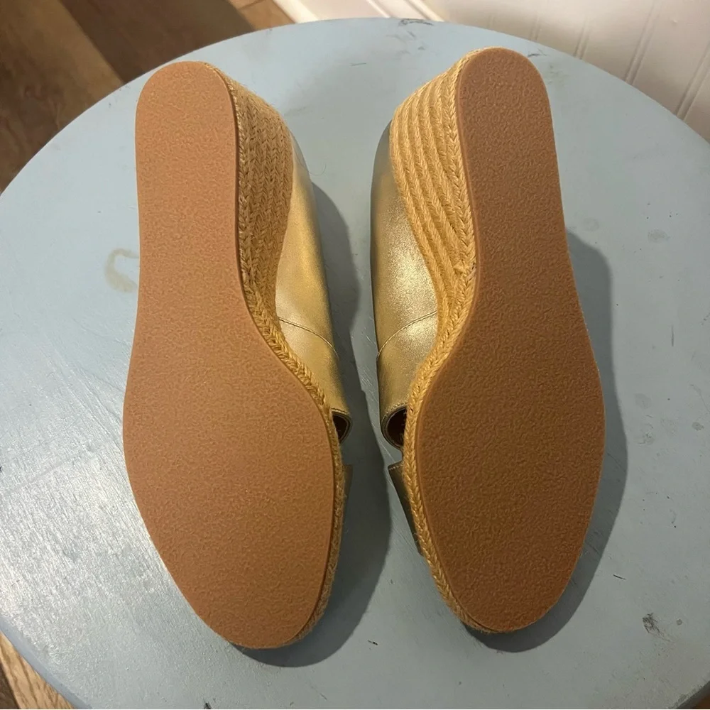 Jack Rogers Palmer Crisscross Wedge Espadrille Sandals in Metallic Gold size 7.5